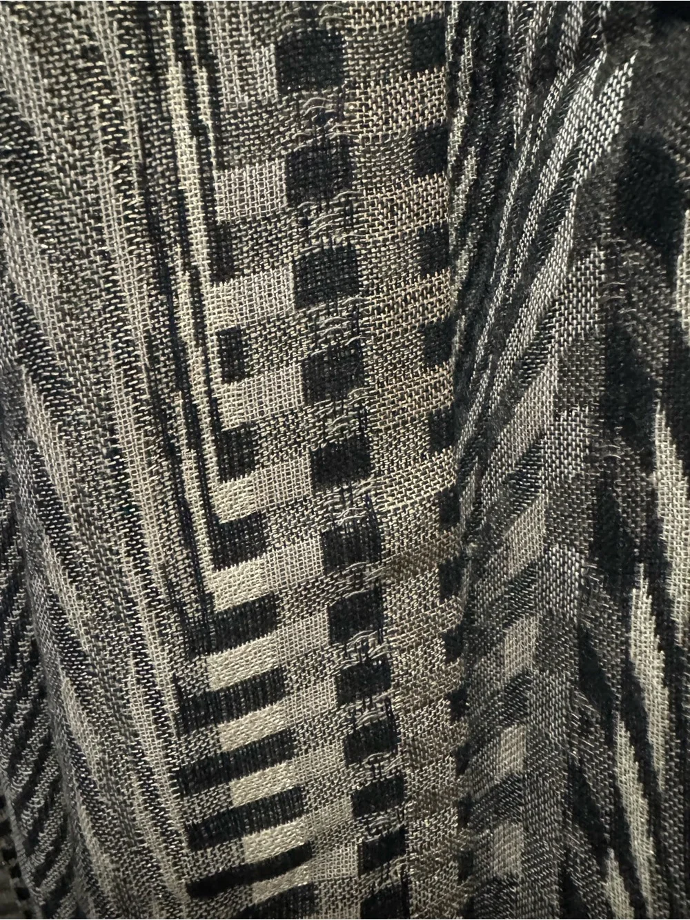🧣Collection Eighteen Black & Cream Woven Fringe Scarf - NWT - Bought from Italy
